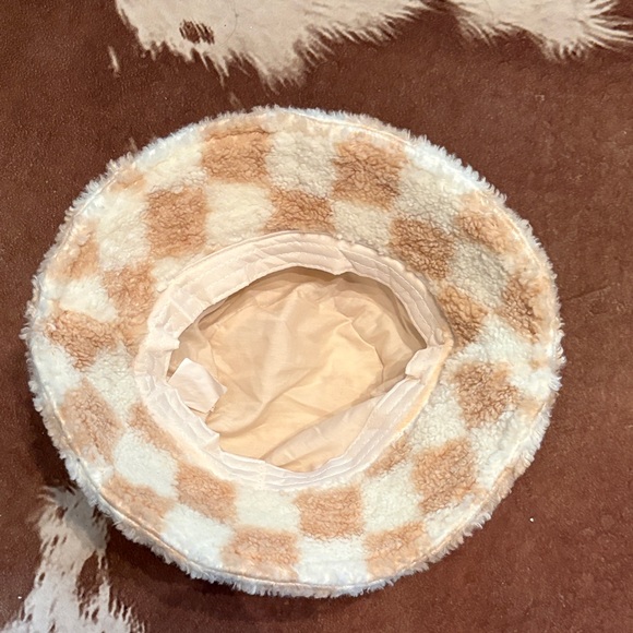 Shiraleah Beige Bucket Hat - Picture 3 of 5